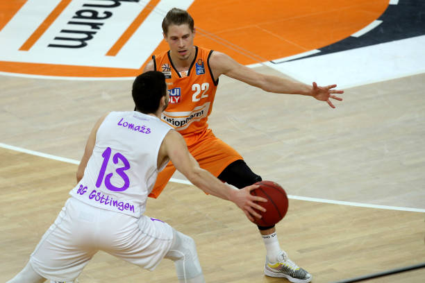 适应球队风 适应球队风