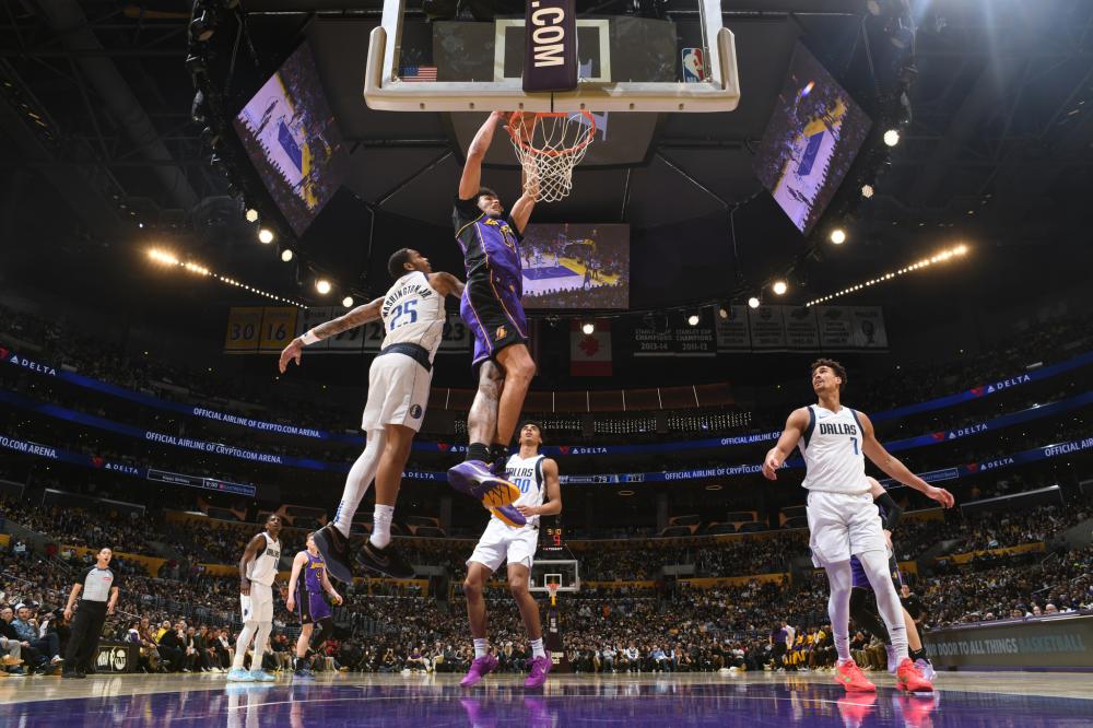 曼联官推晒99欧冠决赛扳平拜仁进球，祝谢林汉姆59岁生日快乐.