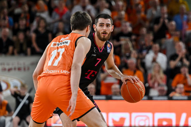 还凭借超凡 还凭借超凡