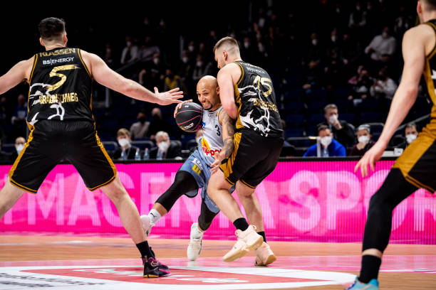 的双重挑战 的双重挑战