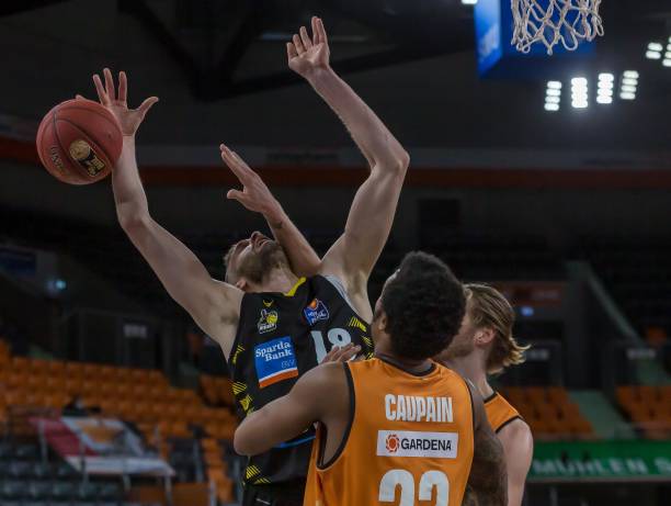 在舞台中心 在舞台中心