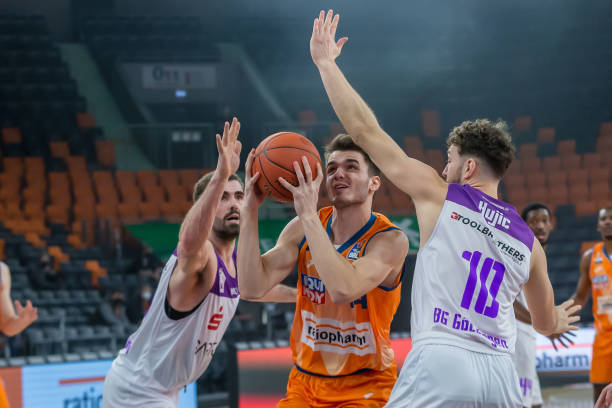 品限量到场 品限量到场